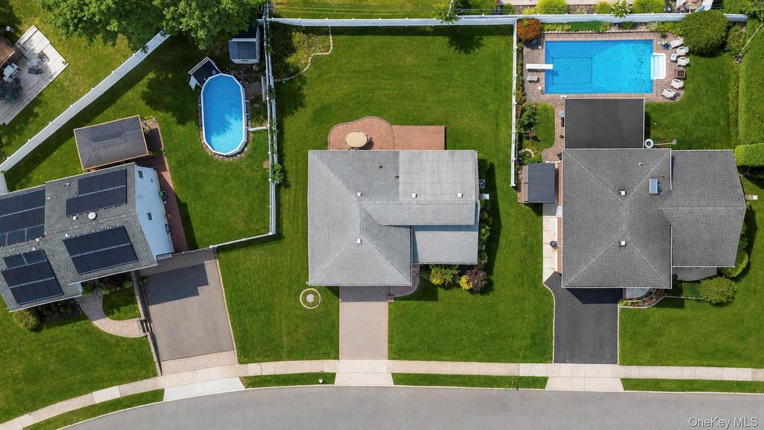 House in Hicksville, New York, United States 2 - 18600278