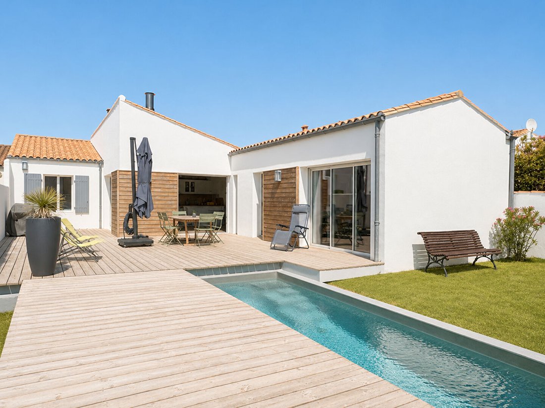 House in Sainte-Marie-de-Ré, Nouvelle-Aquitaine, France 1 - 18598287