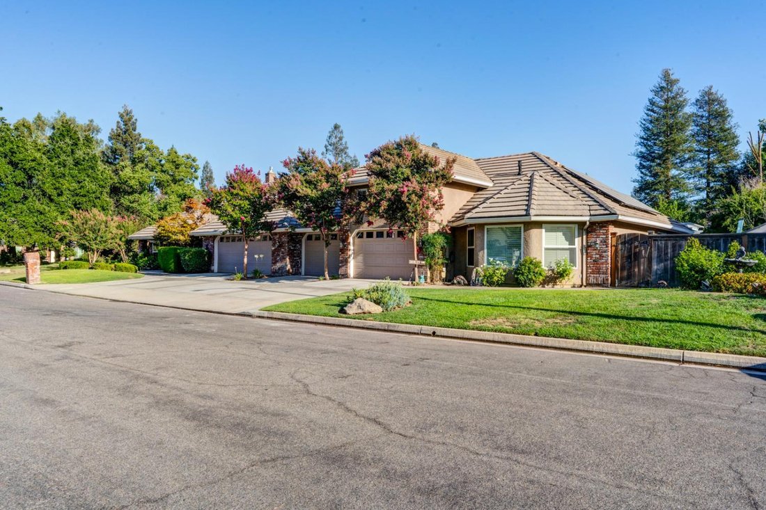 House in Fresno, California, United States 1 - 18596332
