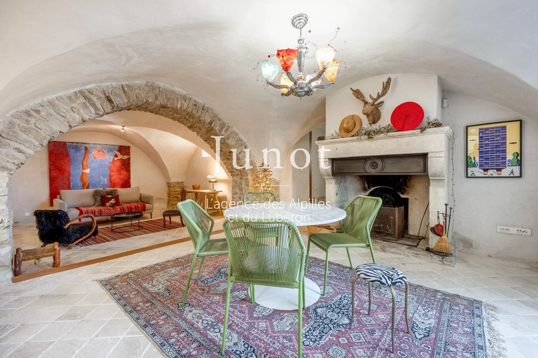 House in Cabrières-d'Avignon, Provence-Alpes-Côte d'Azur, France 3 - 18598635