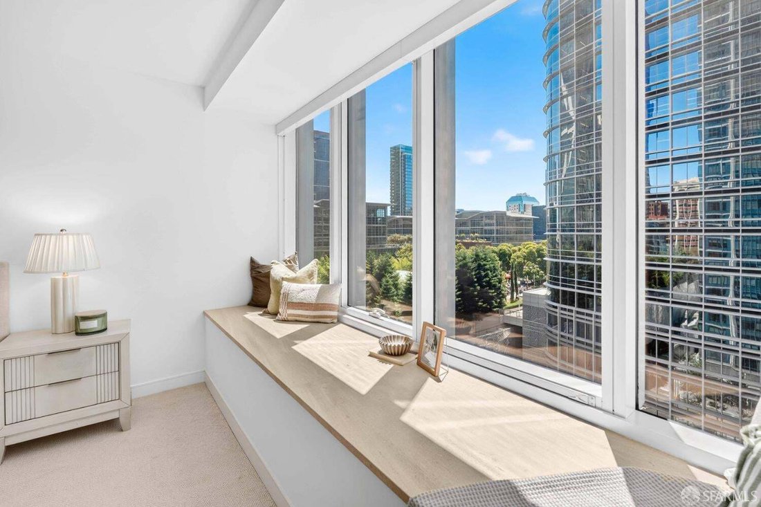 Condo in San Francisco, California, United States 3 - 18599625