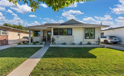 House in Signal Hill, California, United States 1