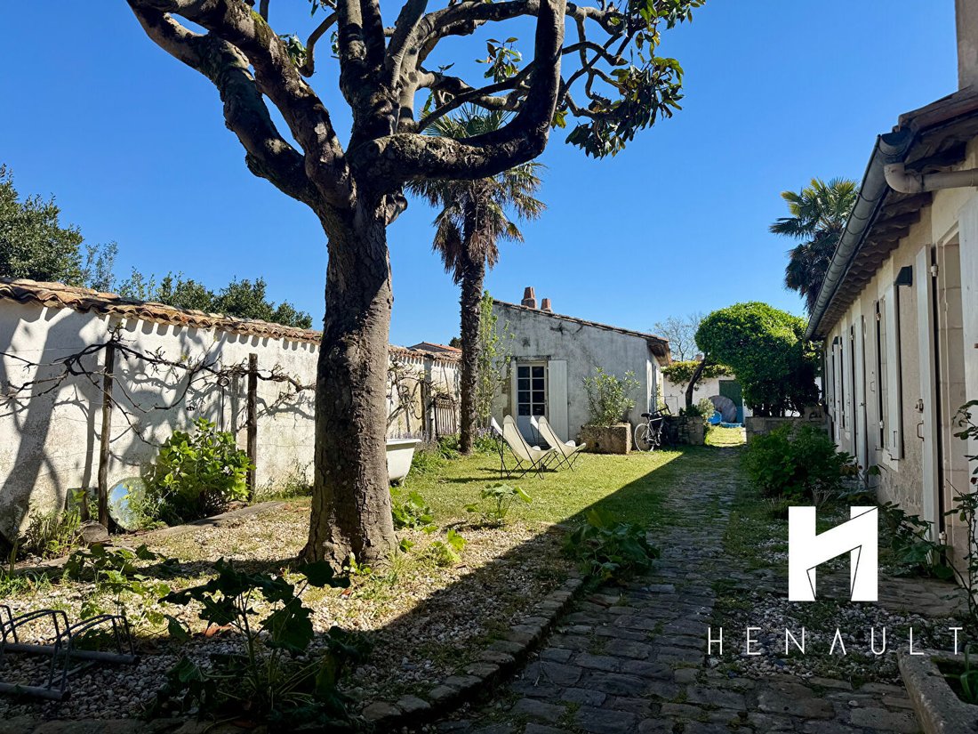 House in La Couarde-sur-Mer, Nouvelle-Aquitaine, France 1 - 18597948