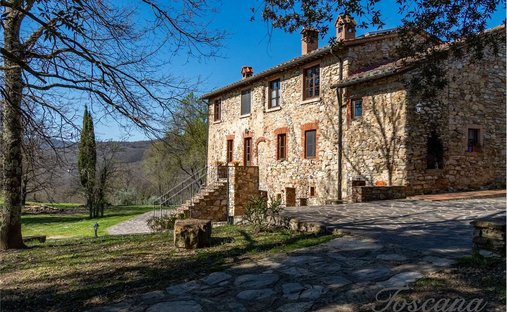 Estate in Montieri, Tuscany, Italy 1