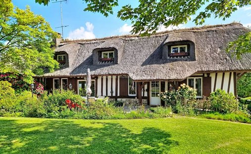 House in Secteur Sauvegarde, Honfleur, France 1
