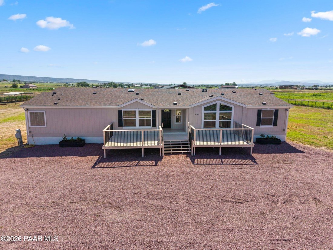 Paulden, Arizona, United States 2 - 18599617