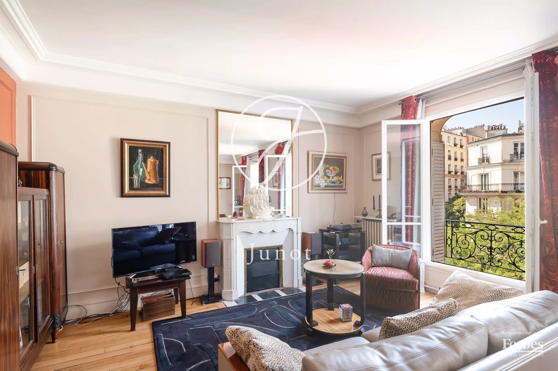 Apartment in Clignancourt-Jules Joffrin, Paris 18e Arrondissement, Paris 4 - 18602810