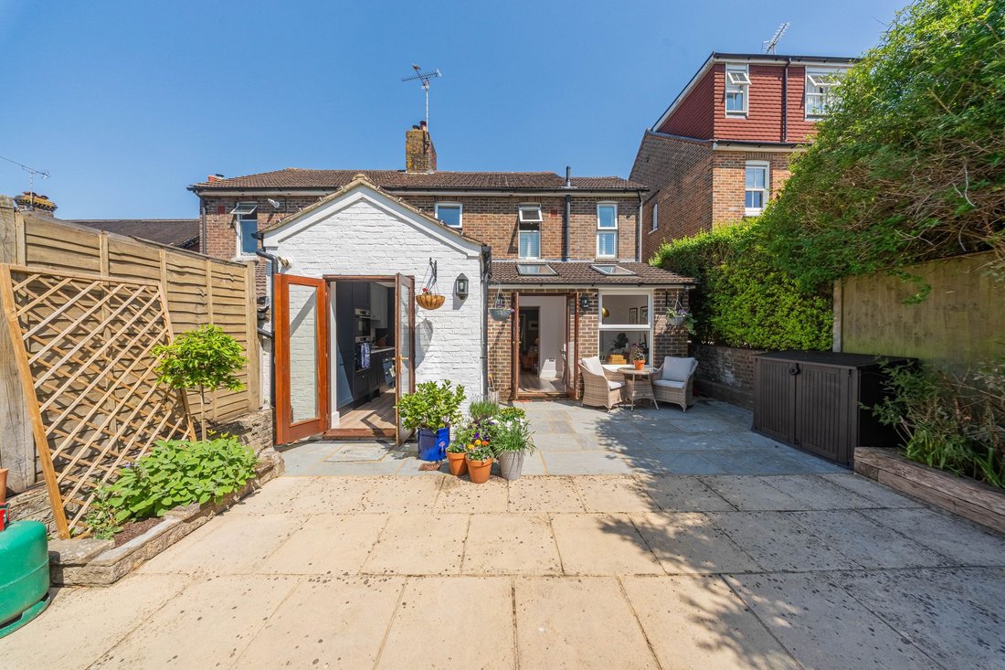 House in Haywards Heath, England 2 - 18093236