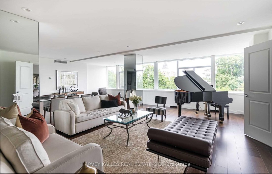 Condo in Toronto, Ontario, Canada 1 - 18603497