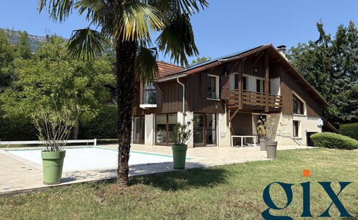 Casa en Corbonne-Centre-Maréchaux, Saint-Ismier, Francia 1