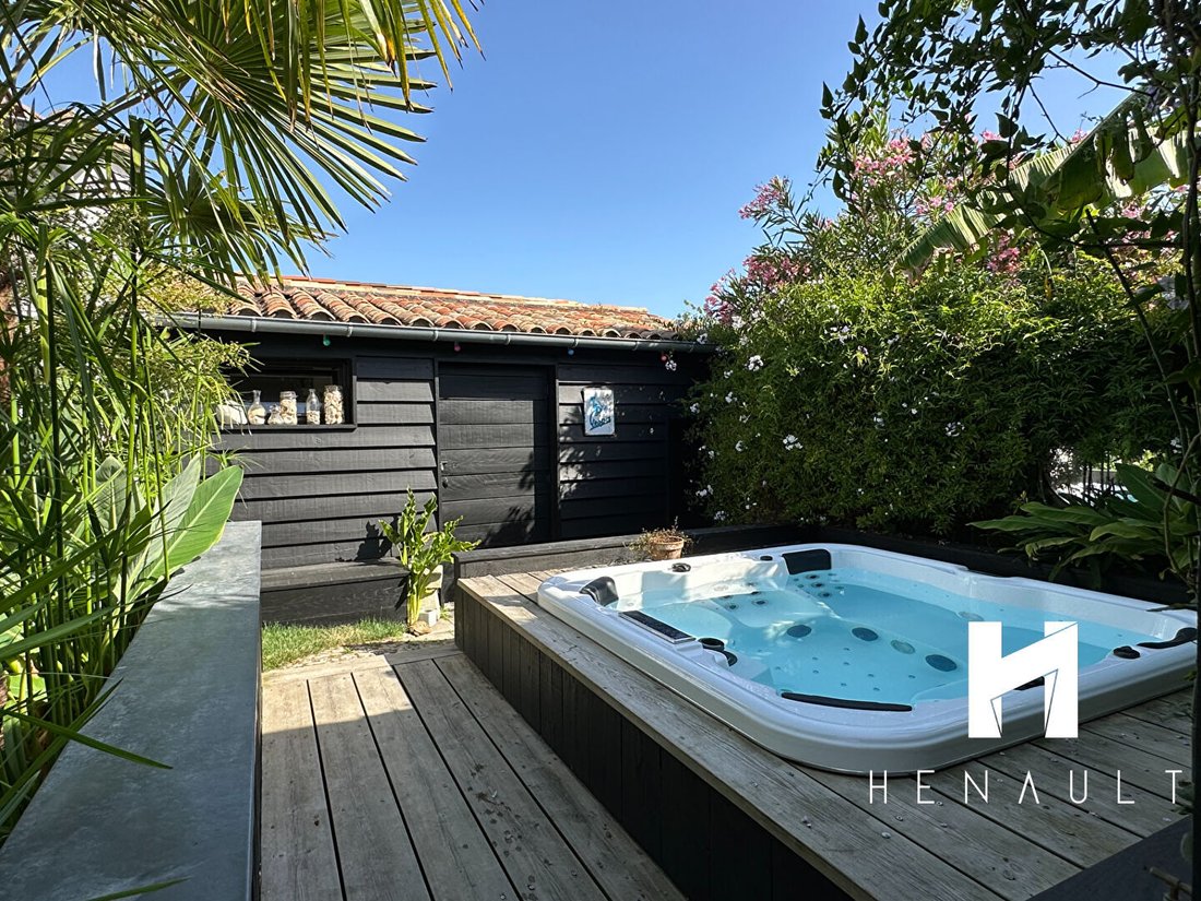 House in La Couarde-sur-Mer, Nouvelle-Aquitaine, France 3 - 18597567