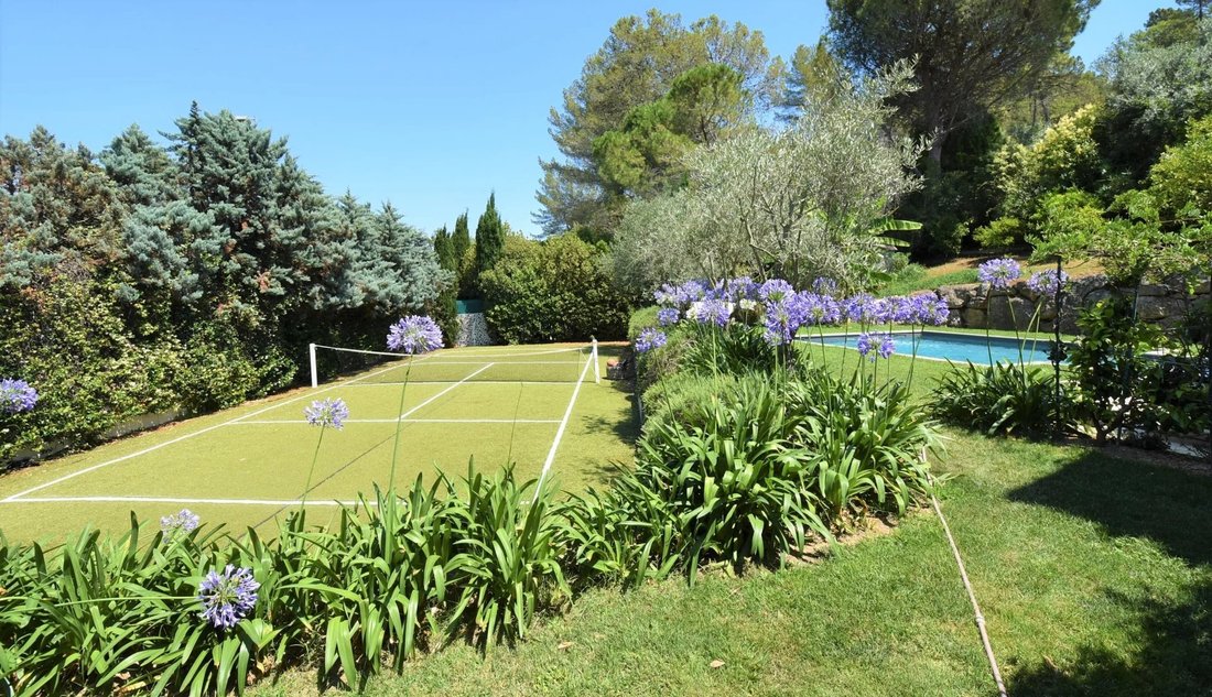 Villa in Valbonne, Provence-Alpes-Côte d'Azur, France 1 - 18598645