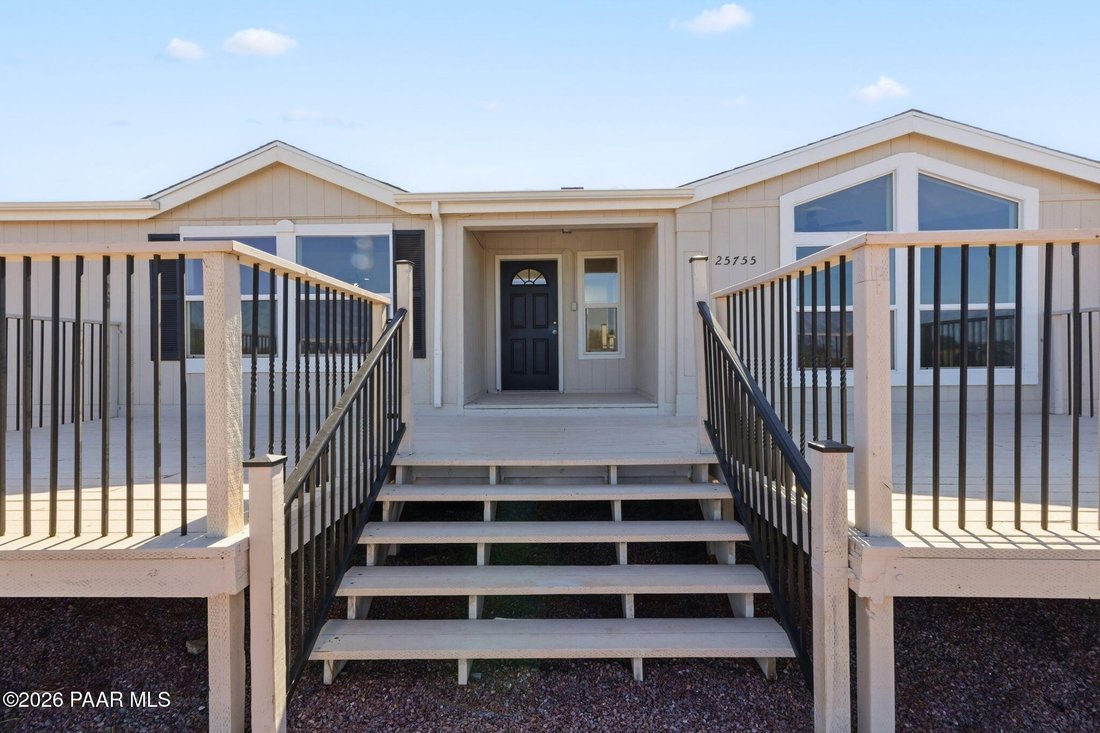 Paulden, Arizona, United States 4 - 18599617