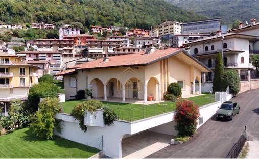 Villa in Lumezzane, Lombardy, Italy 1
