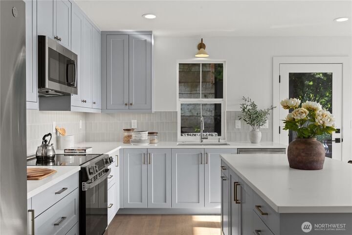 Condo in Seattle, Washington, United States 1 - 18604071