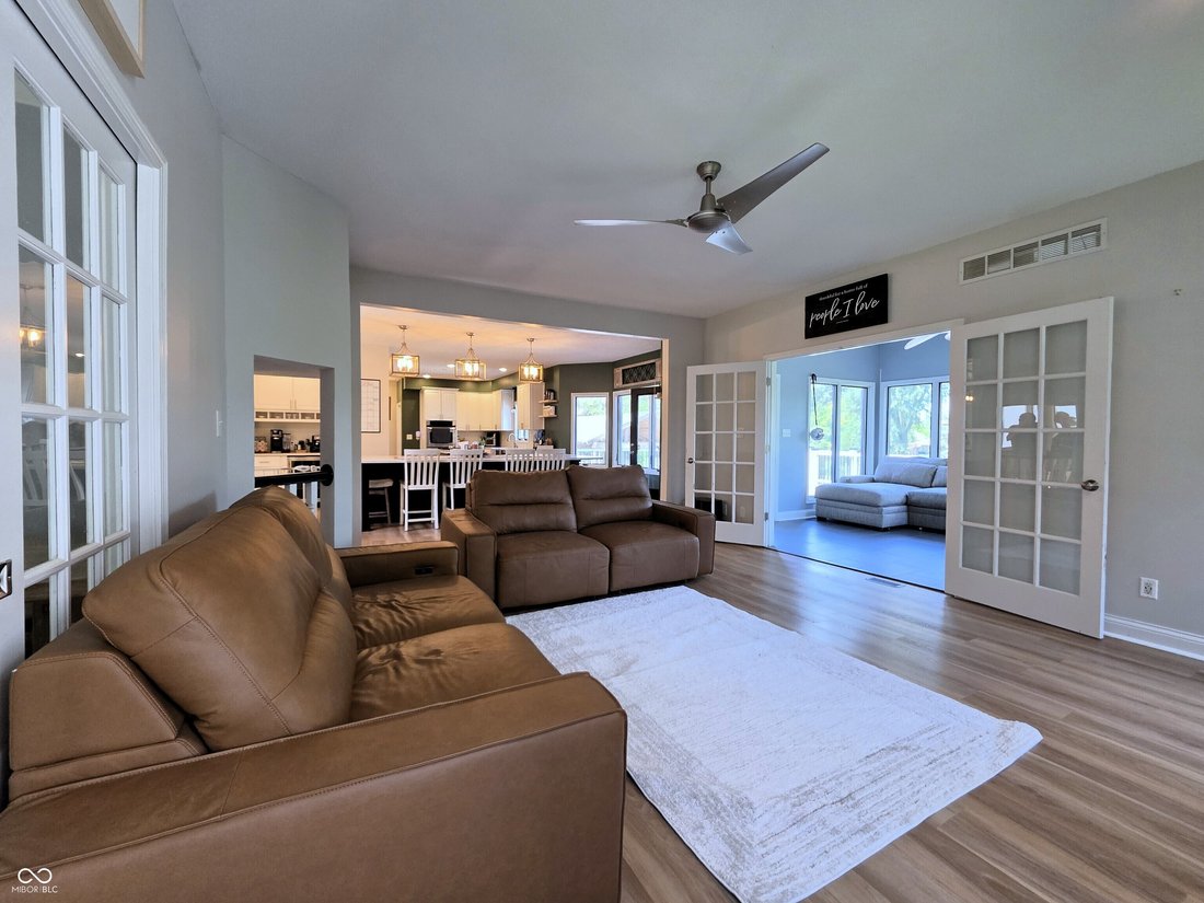 House in Greenwood, Indiana, United States 3 - 18600938