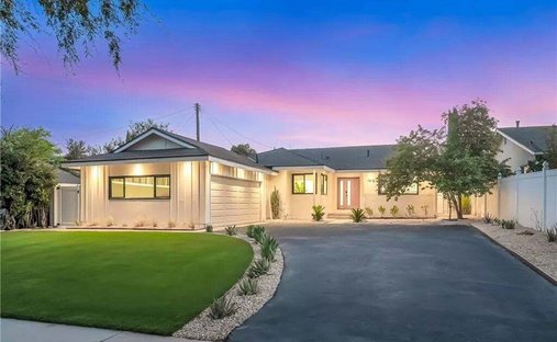 House in Canoga Park, California, United States 1