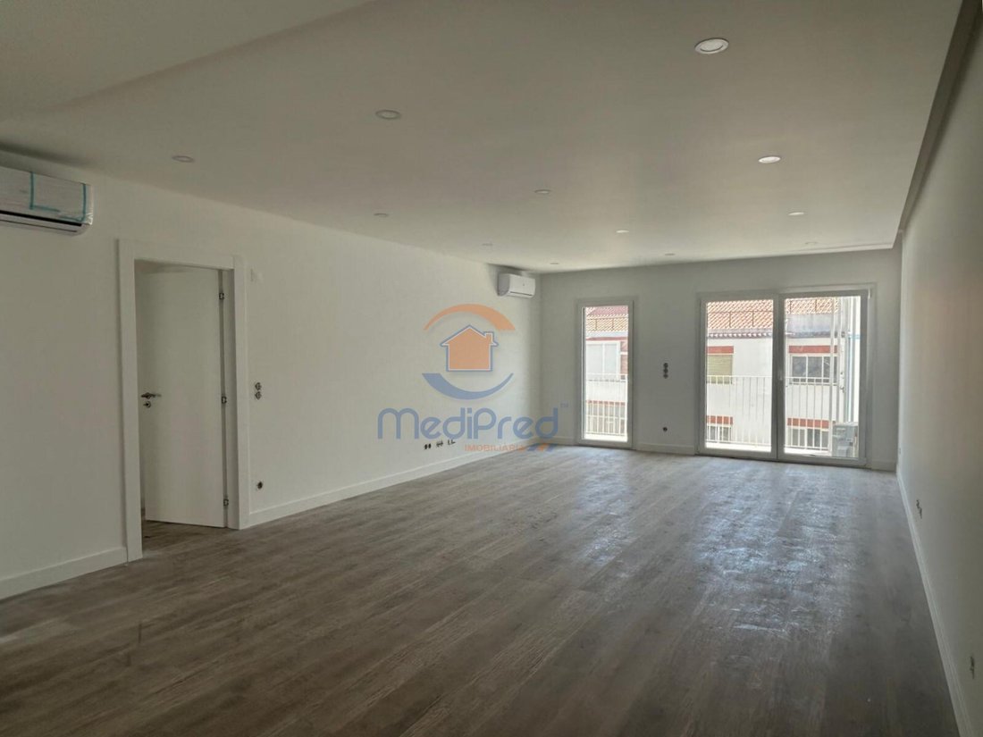 Apartment in Ramada e Canecas, Lisbon, Portugal 3 - 18598518