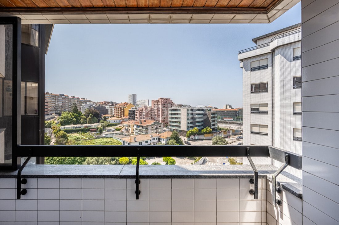 Apartment in Mafamude e Vilar do Paraiso, Porto District, Portugal 3 - 18602863