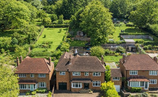 House in Aspley Guise, England 1