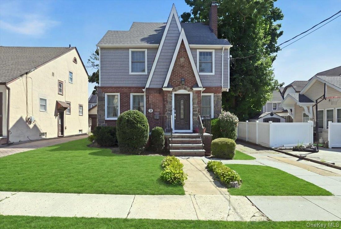 House in West Hempstead, New York, United States 1 - 18602373