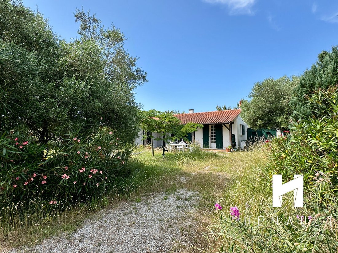 House in Loix, Nouvelle-Aquitaine, France 2 - 18598237