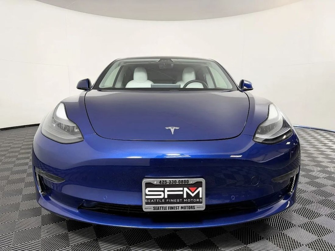 Sedan in Lynnwood, WA, United States 4 - 18603090