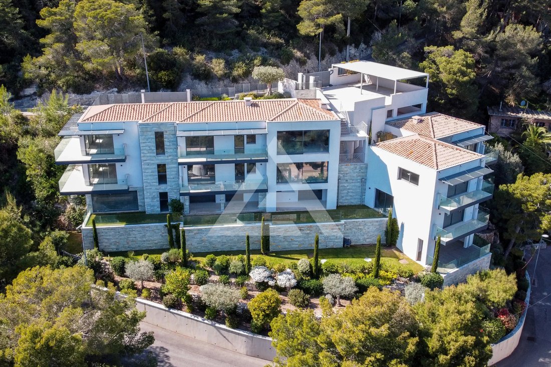 Villa in Èze, Provence-Alpes-Côte d'Azur, France 2 - 18598667