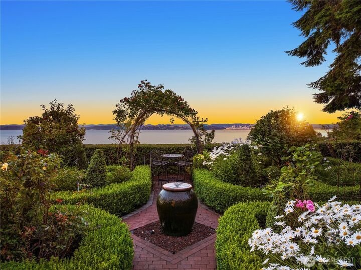 House in Bainbridge Island, Washington, United States 3 - 18604093