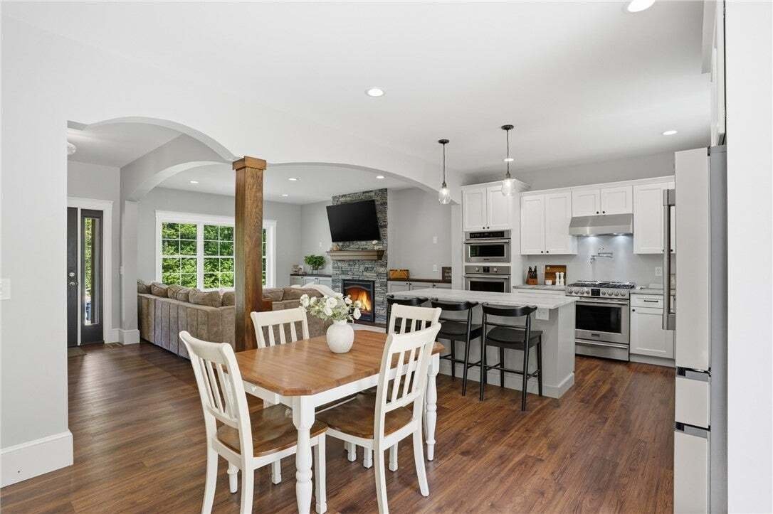 House in Burrillville, Rhode Island, United States 3 - 18596412