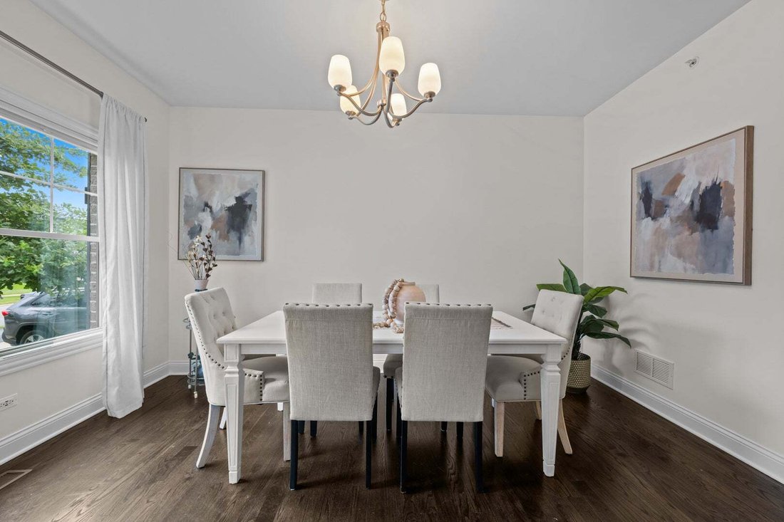 Townhouse in Bolingbrook, Illinois, United States 5 - 18601422