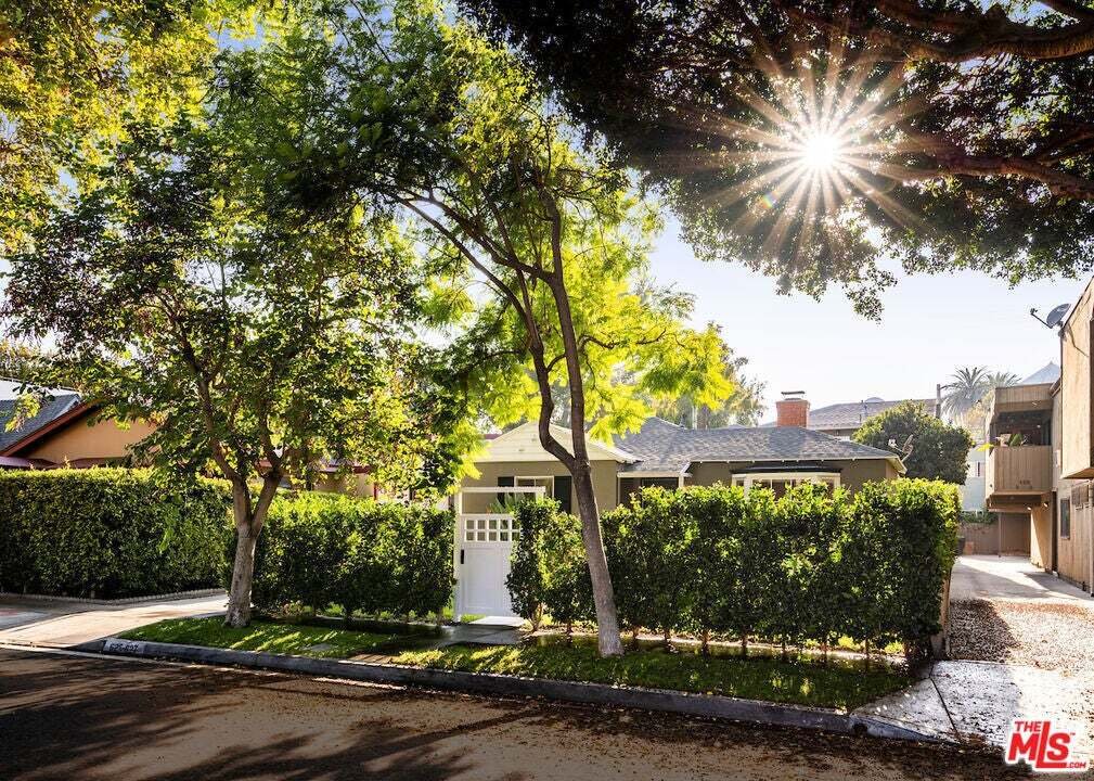 Los Angeles, California, United States 1 - 18601046