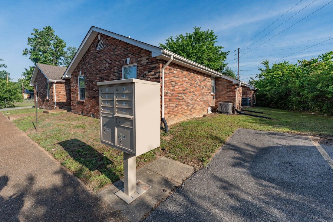 Pegram, Tennessee, United States 3 - 18601710