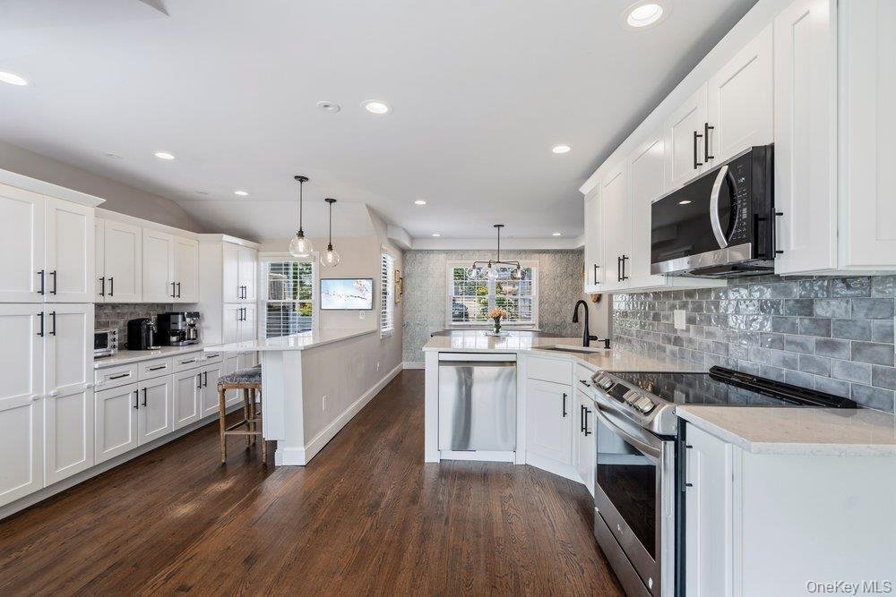 House in Massapequa, New York, United States 4 - 18602375