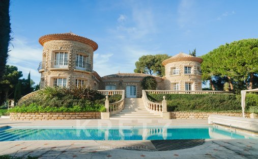 House in Les Pierres Blanches, Sète, France 1