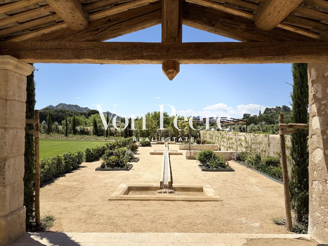 House in Eygalières, Provence-Alpes-Côte d'Azur, France 5 - 18598406