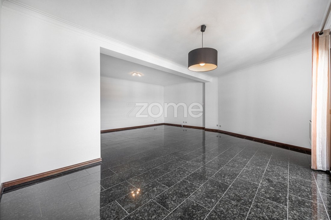 Apartment in Mafamude e Vilar do Paraiso, Porto District, Portugal 2 - 18602863