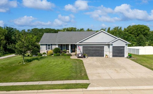 House in Blue Grass, Iowa, United States 1