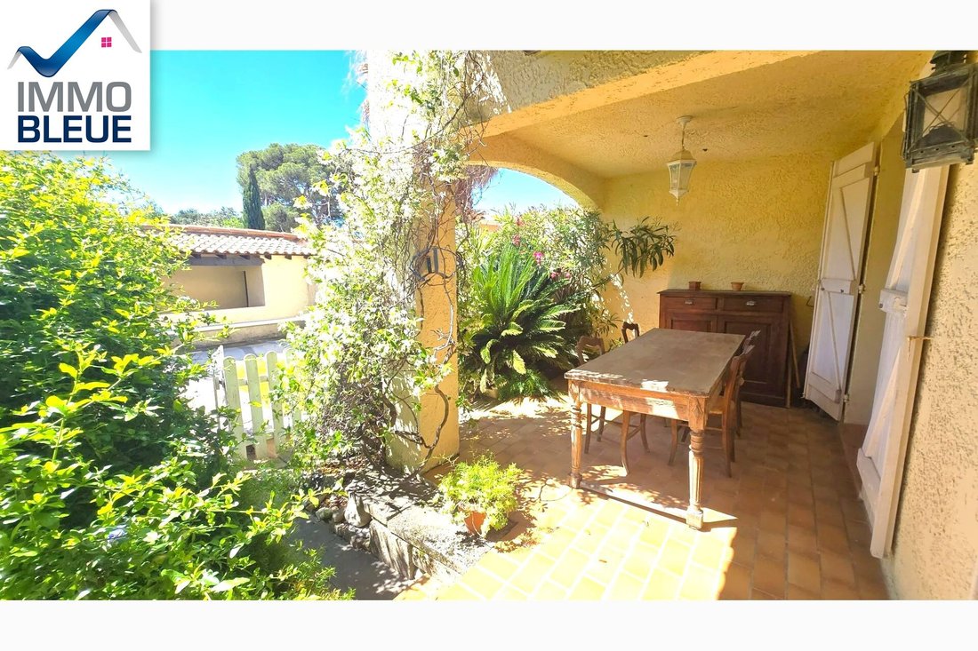 Villa in Le Village-L'Esperon, Sausset-les-Pins, France 1 - 18598120