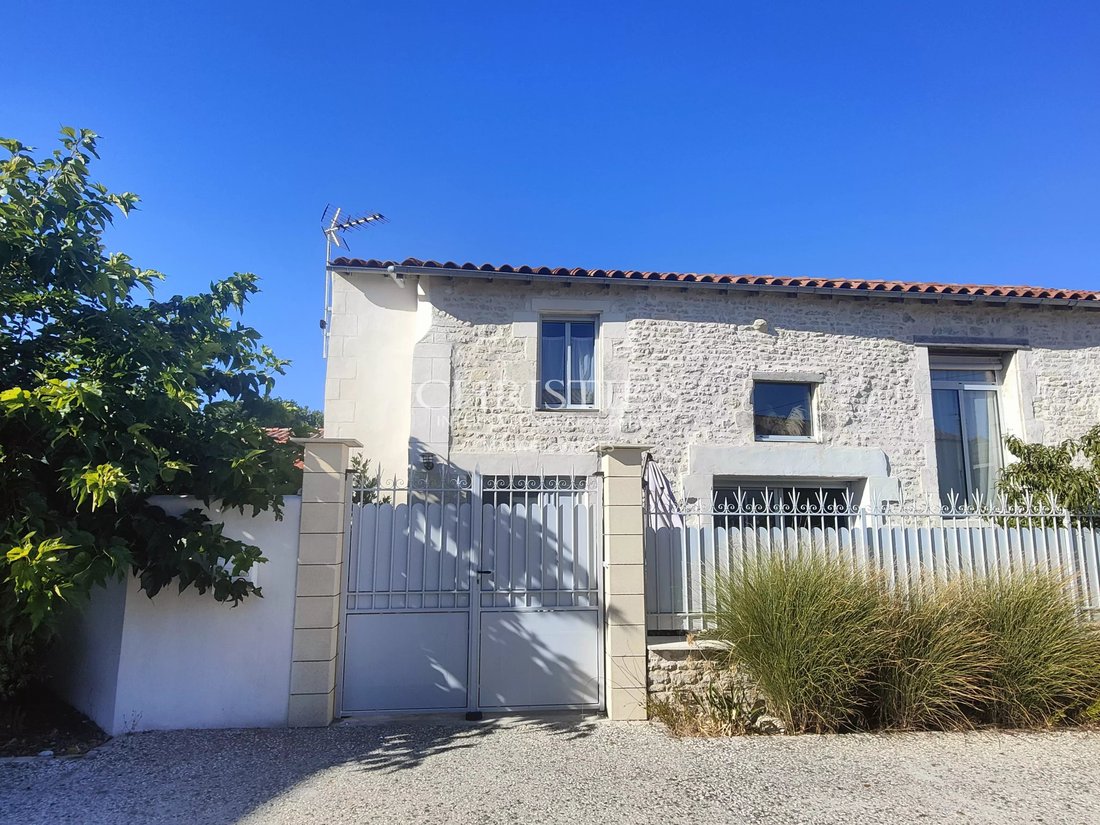 House in Sud, Nieul-sur-Mer, France 2 - 18598349