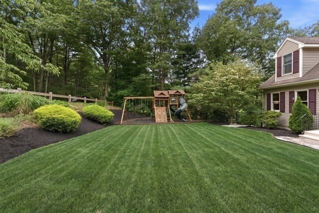 House in Webster, Massachusetts, United States 3 - 18522215