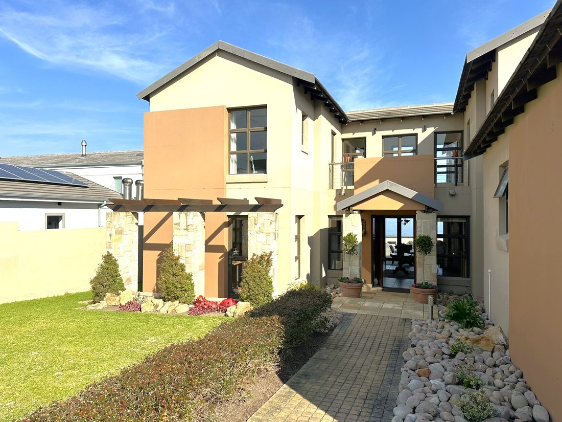 House in Oubaai Golf Estate, Western Cape, South Africa 3 - 18597162