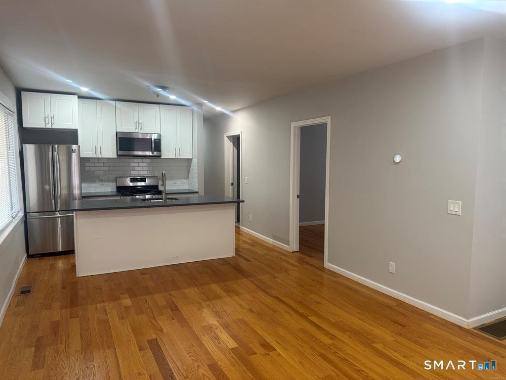 Bridgeport, Connecticut, United States 5 - 18602210