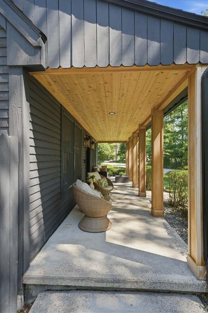 House in Glocester, Rhode Island, United States 4 - 18596391