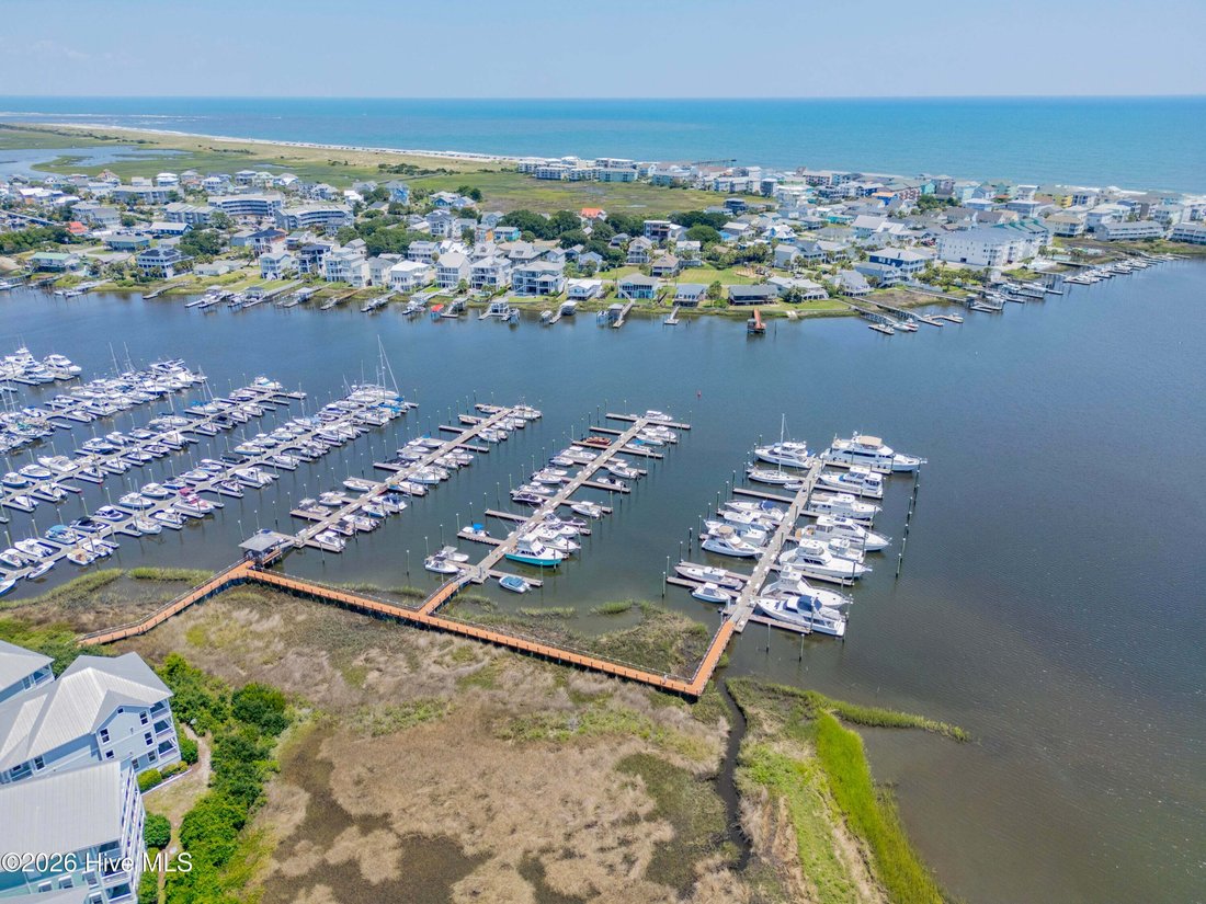 Townhouse in Carolina Beach, North Carolina, United States 5 - 18601607