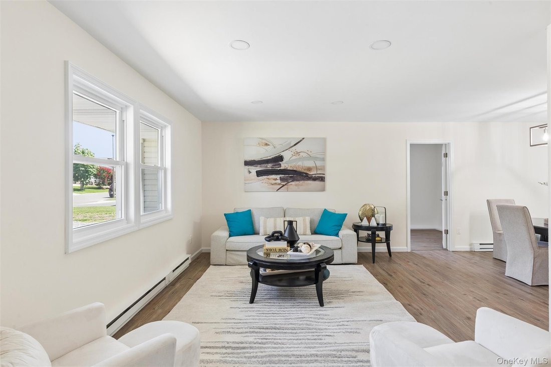 House in East Patchogue, New York, United States 4 - 18602378