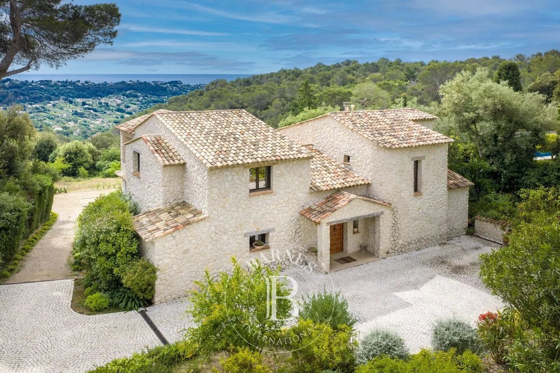 Villa in Saint-Paul-de-Vence, Provence-Alpes-Côte d'Azur, France 1 - 17375308