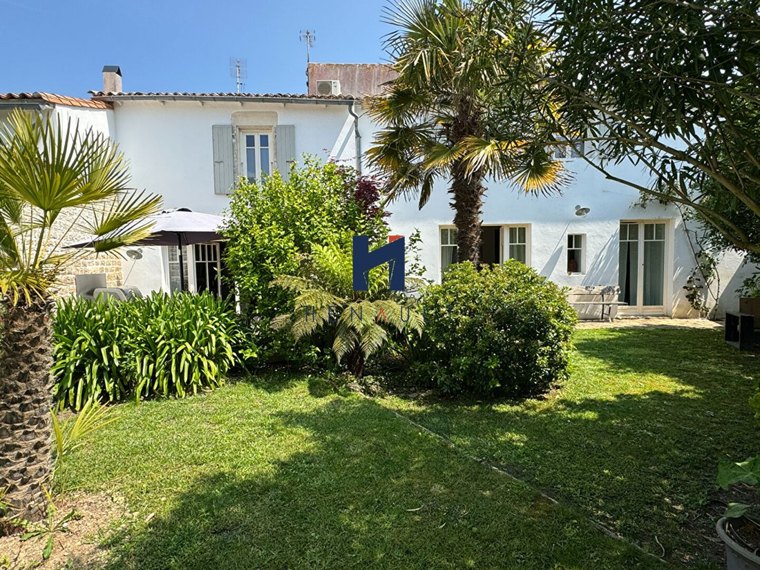 House in Sainte-Marie-de-Ré, Nouvelle-Aquitaine, France 1 - 18597629