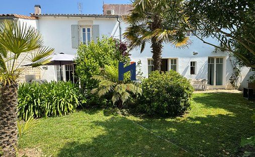 House in Sainte-Marie-de-Ré, Nouvelle-Aquitaine, France 1