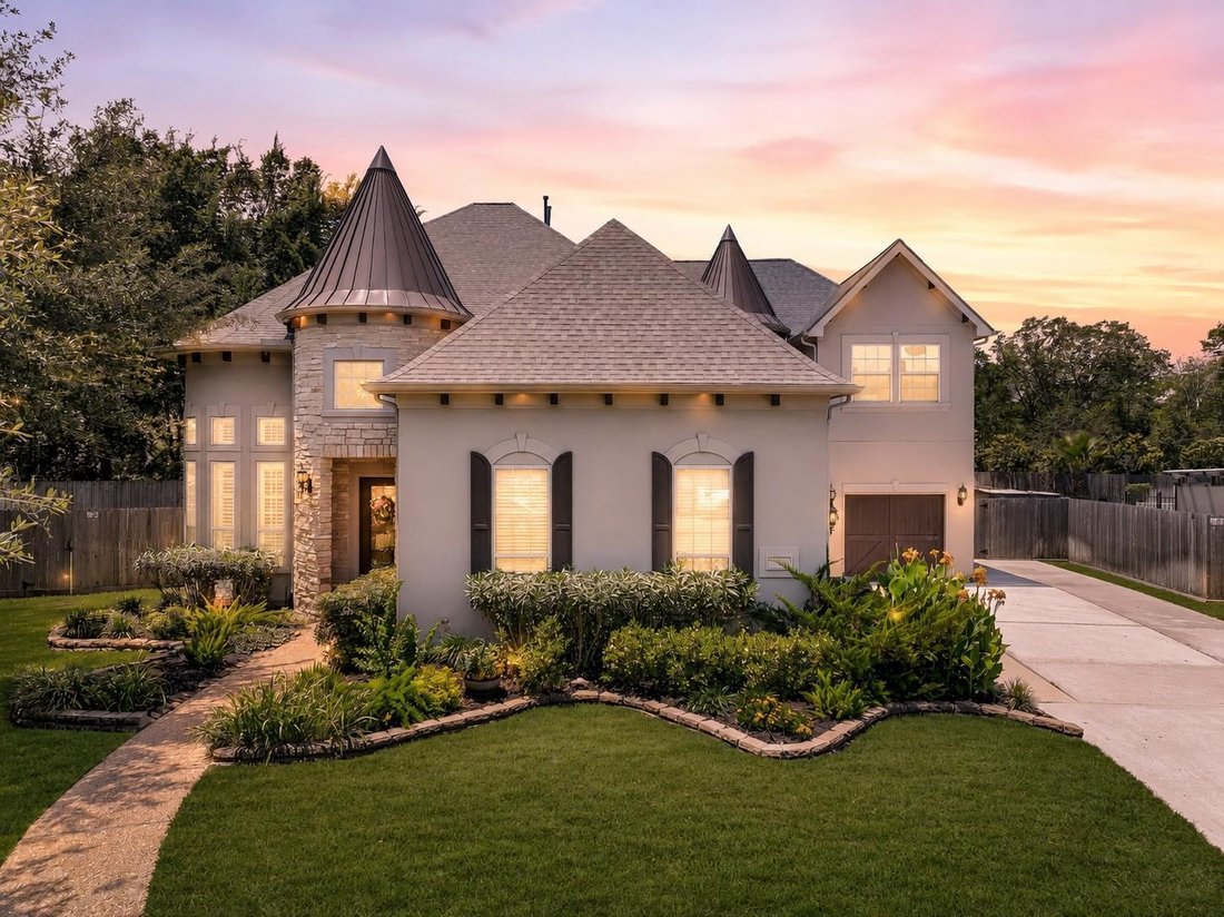 House in Friendswood, Texas, United States 1 - 18597810